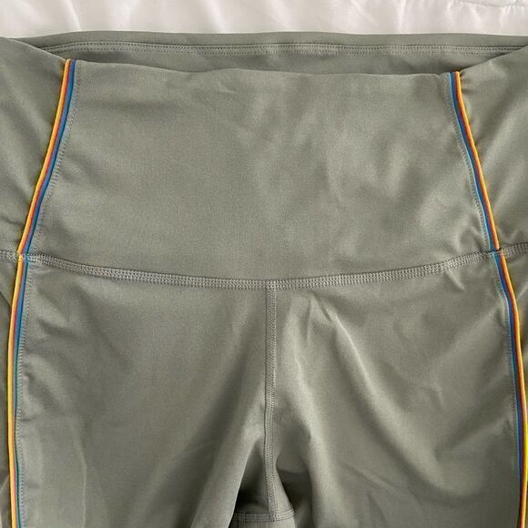 Nike Sage Gray Yoga Core Vinyasa Rainbow Side Stripe Athleisure - Picture 4 of 13